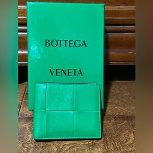 Bottega Veneta Green Leather bifold  Wallet